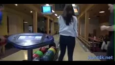 Redare Menajera drăguță este instruită sever