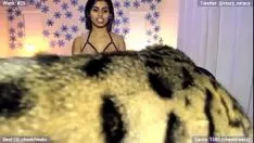 Play She is so bad and hot