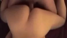 Jouer Cumming double et donc elle jouit