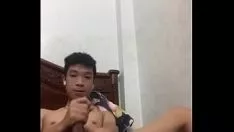 Play Thằng em vui t&iacute accent;nh