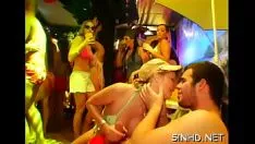 تشغيل الحفلات السياسية الساخنة و yobo