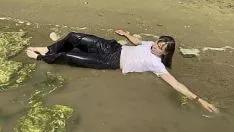 Play Wetsearch toss off at the estuary. wear blacken larks pants and a whiten jersey