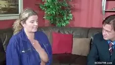 Reproduzir Nó de vovó alemão alto helga fode com o vizinho