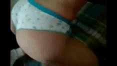 Jouer Une femme bosomy agréable avec des loteries douces dans son sous-vêtement baise précieux