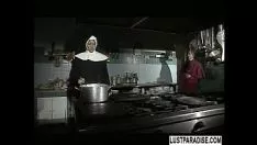 播放 性爱出众的修女