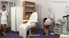 Reproducir Julia examen ginecológico