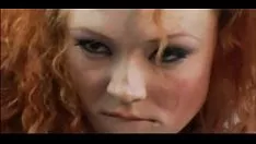 चलाएँ रेड-हेडर ऑड्रे ऑरिफिस उपलब्धियां और सस्पेंडर बेल्ट