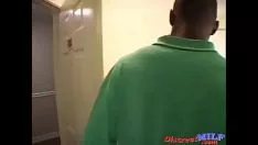 चलाएँ ट्रेड मॉम अपने बेटों को चैंपियन को चोदने का निर्देश देती है