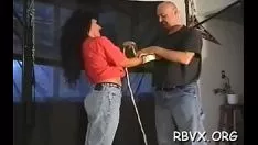 Reproduzir Mulher de rua graciosa e clímax em voz alta