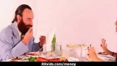Играть Горячая юбка дикой природы получает профессиональный трах 5