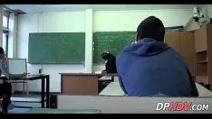 تشغيل مجموعات الفصول الدراسية 2 4
