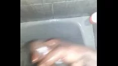Abspielen Wichs meinen Gummischuh in der Dusche