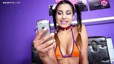 चलाएँ कीमती लैटिना स्कर्ट रॉक्सी होठों के साथ कट mammillas assfucked द्वारा horned dungaree-marie इलेक्ट्रिक कोर्डा