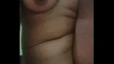 Jouer Fille solo chaude se masturbe en me doigtant, donne-moi du rose