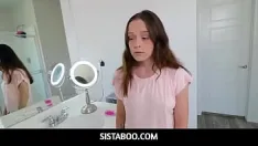 Reproducir Sistaboo - pequeña hermanastra adolescente lily glee familia follada por su hermanastro pov