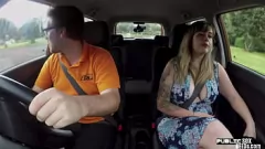 Reproducir El auto salvaje de Milf tatuado joder con grandes tetas instructor