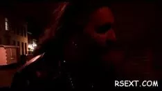 Jouer Floozy chaud et serré monte un sashay vantant et le titille sauvagement